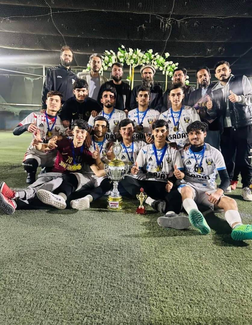 کندز؛ آمو فوټسال لوبغالي کې د ۴۴ لوبډلو ترمنځ د فوټسال درې ټورنمنټونه پای ته ورسېدل