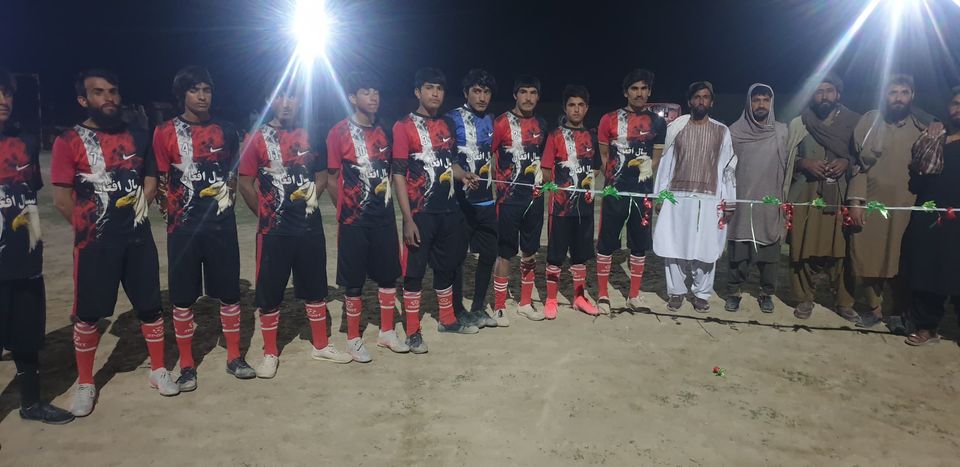 هلمند؛ گرمسېر ولسوالۍ کې د ۱۶ لوبډلو ترمنځ د فوټبال شپنۍ سيالۍ پيل شوې