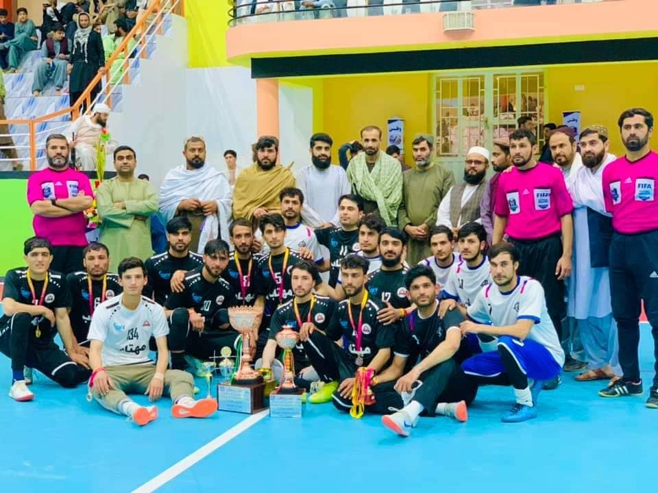 کندهار؛ په وطن ورزشي جمنازيوم کې د ۲۴ لوبډلو ترمنځ د فوټسال سيالۍ پای ته ورسېدې