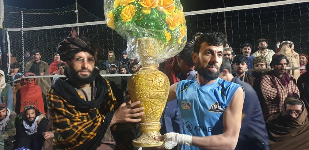 پکتیا؛ په لجه منګل ولسوالۍ کې د ۳۲ لوبډلو ترمنځ د والیبال رمضان جام سیالۍ پای ته ورسېدې