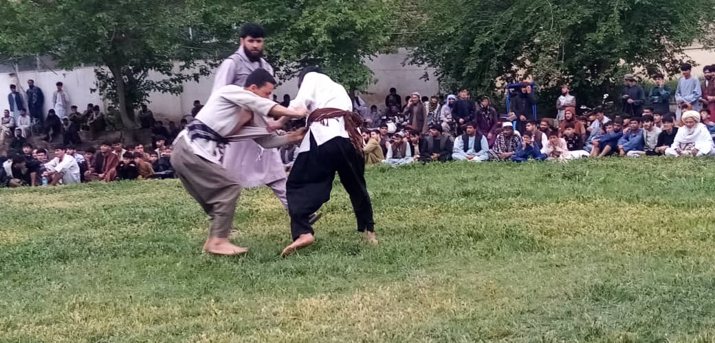 بغلان ؛ مرکز پلخمري ښار کې د ۵۷ تنو ورزشکارانو ترمنځ د سیمه ییزې غېږنیونې سیالۍ ترسره شوې