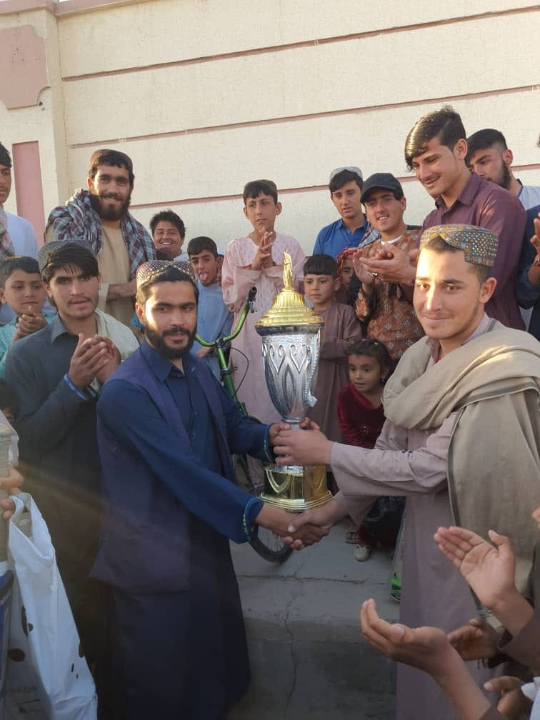 هلمند: په مرکز لښکرګاه ښار کې د ټېپ بال کرکټ سيالۍ پای ته ورسېدې