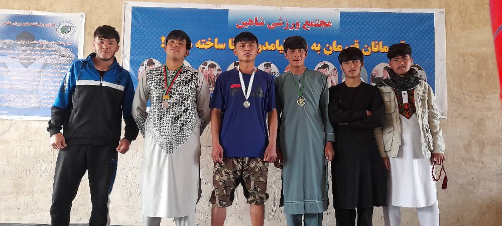 دایکندی؛ مسابقات دست کشتی با اشتراک ۲۲ ورزشکار در ولسوالی شهرستان برگزار گردید