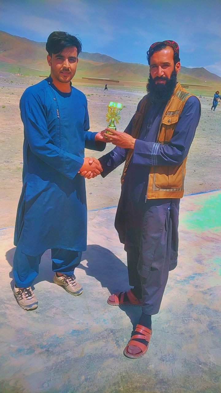 لوګر؛ په مرکز داود خېلو کلي کې د ۱۸ لوبډلو ترمنځ د ټېپ بال کرکټ اختريزې سيالۍ پيل شوې