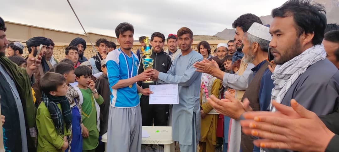 دایکندی ؛ تیم مرکز تمران قهرمان رقابت‌های والیبال ولسوالی کیتی شد