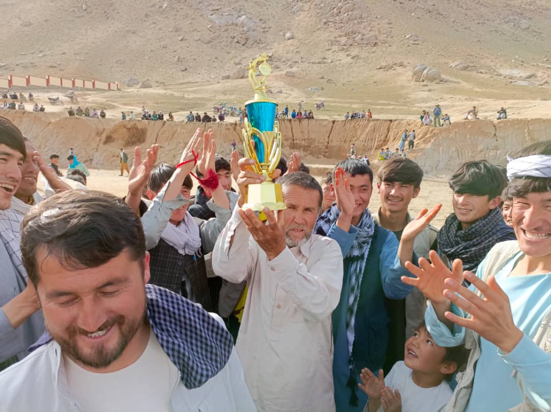 دایکندي؛ شهرستان ولسوالۍ کې د شپږو لوبډلو ترمنځ د توپ ډنډې سیالۍ ترسره شوې