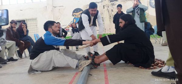 بامیان ؛ رقابت های زور خانه‌ی میان ۱۰ ورزشکار در جمنازیوم ورزشی روح الله نیکپا برگزار شد