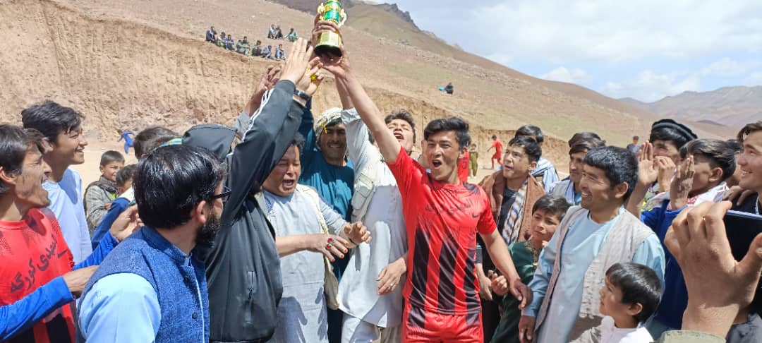 دایکندي؛ اشترلي ولسوالۍ کې د شپږو لوبډلو ترمنځ د رسۍ کشولو سیالۍ ترسره شوې