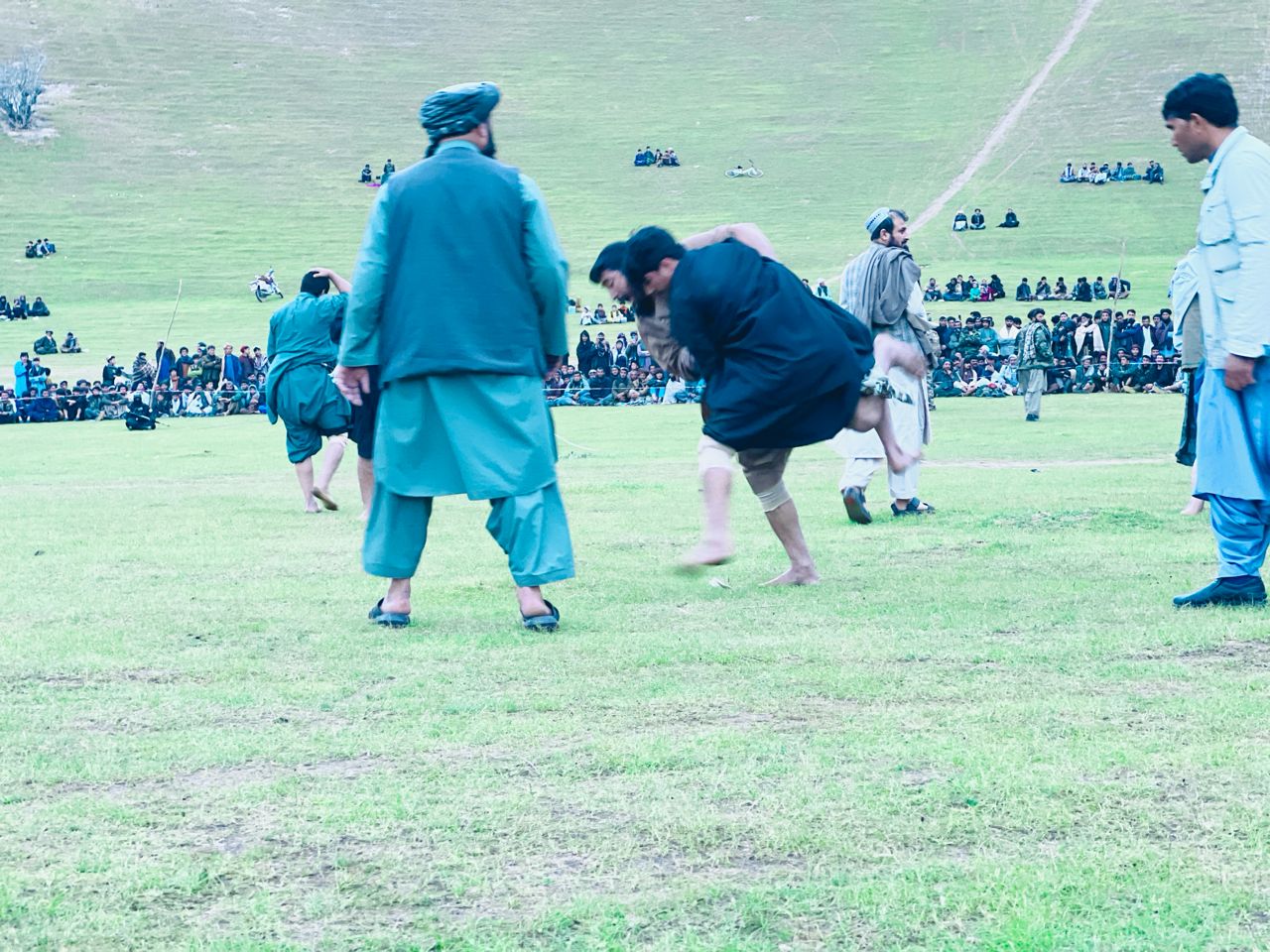 بادغیس؛ په ابکمري ولسوالۍ کې ورزشي مېله پیل شوه