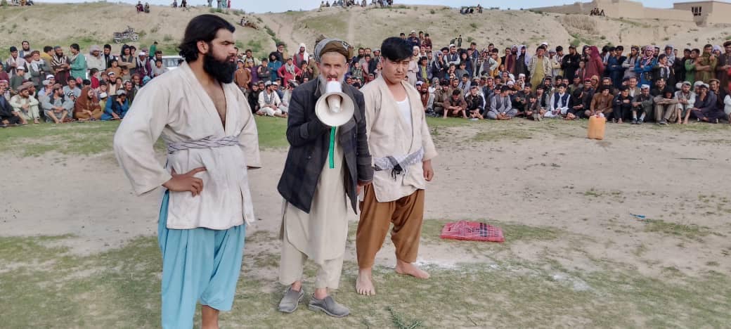 بغلان؛ دهنه غوري ولسوالۍ کې د ۱۰۰ پهلوانانو ترمنځ د سیمه ییزې غېږ نیونې سیالۍ ترسره شوې