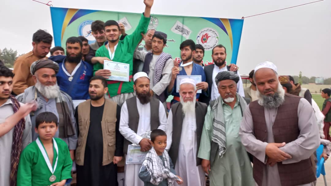 کندز کې د ۴۰ ورزشکارانو ترمنځ د غېږ نیونې ټاکنیزې سیالۍ ترسره شوې