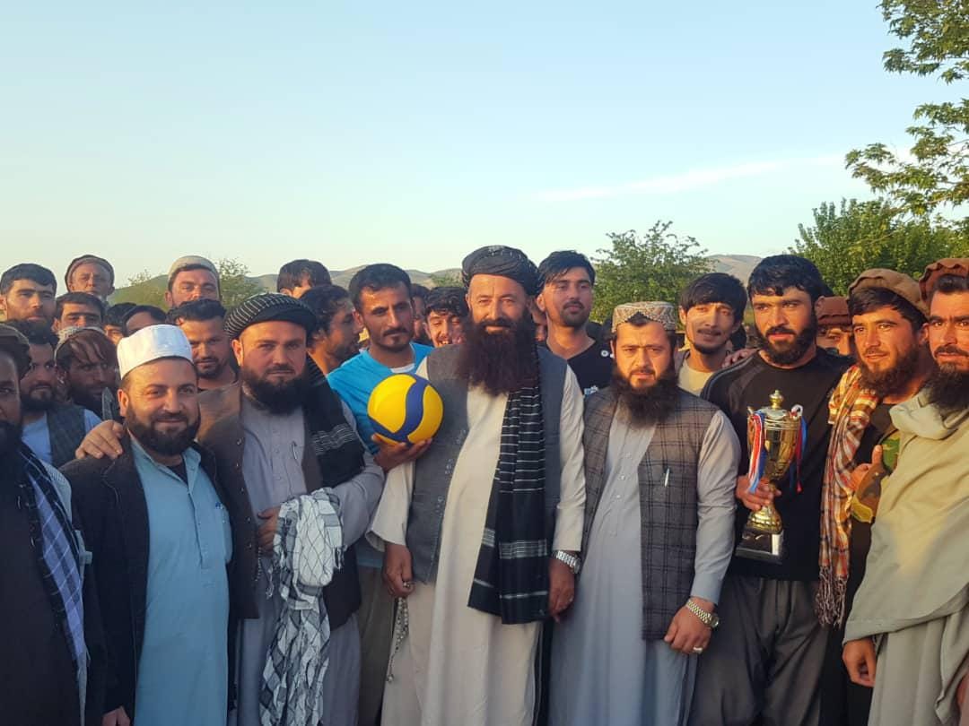 تخار؛ مسابقات جام بهاری والیبال میان ۶ تیم در ولسوالی چاه آب با قهرمانی تیم کندک لوای به پایان رسید