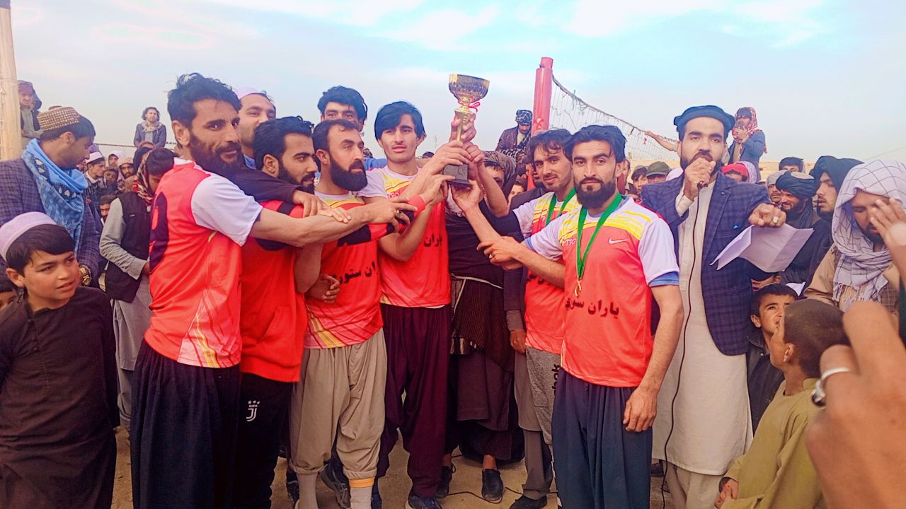 غزنی؛ تیم والیبال پکتیکا قهرمان رقابت‌های والیبال ولسوالی اندر شد