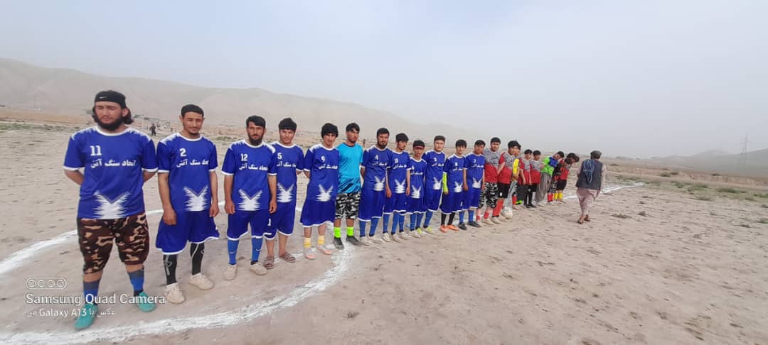 بادغیس ؛رقابت‌های فوتبال میان پنج تیم در ولسوالی سنگ آتش آغاز شد