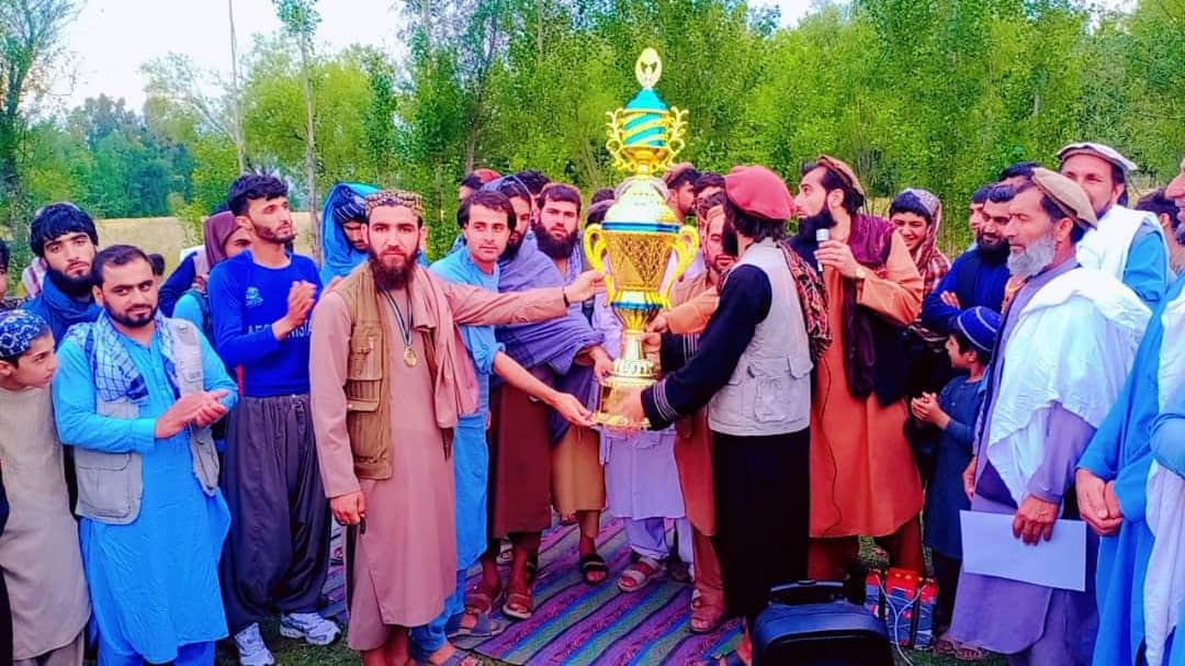 لغمان؛ الينگار ولسوالۍ کې د ۲۶ لوبډلو ترمنځ د ټېپ بال کرکټ سيالۍ پای ته ورسېدې