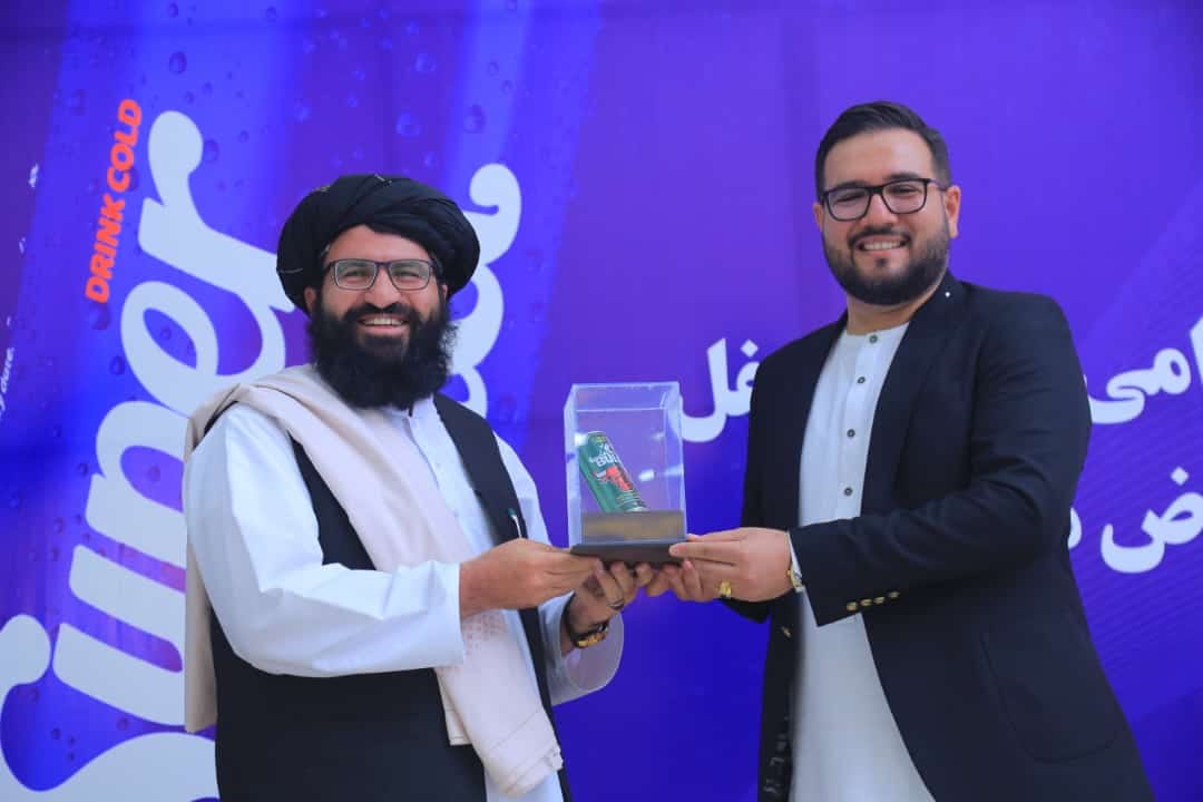 ‏په افغانستان کې د لمړي ځل لپاره د اکس بول انرژي د یو بوتل نرخ ٢٣ لکه افغانۍ د مزایدې(بولۍ) په صورت کی وټاکل شو