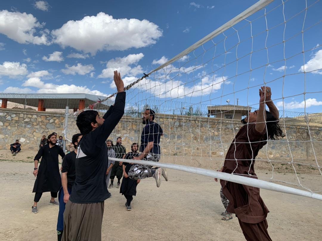 میدان وردګ؛ مرکزی زندان کې د والیبال سیالۍ پیل شوې