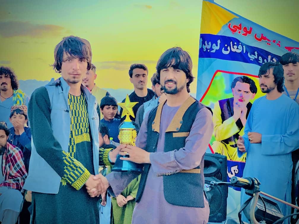 خوست؛ عبيد اسیر لوبډلې د زرغون افغانستان په نوم د ټېپ بال کرکټ سياليو اتلولي وگټله