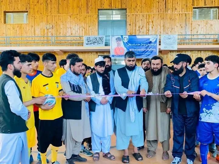 بغلان ؛ رقابت های فوتسال میان ۱۶ تیم مکاتب در شهر پلخمری آغاز شد