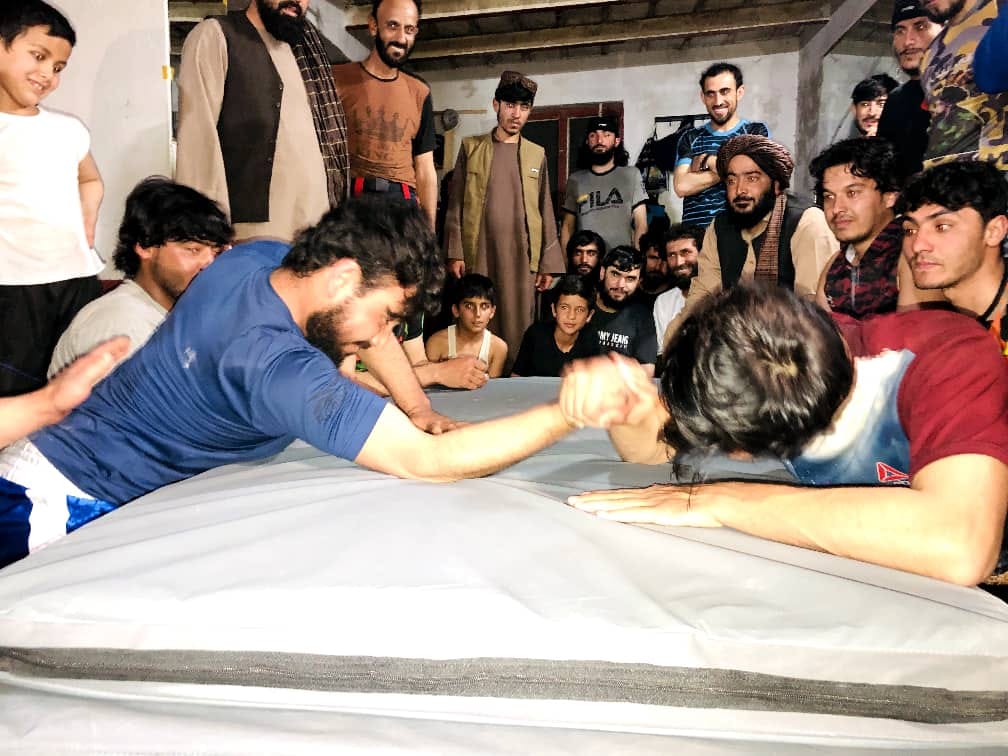 زابل؛ مرکز قلات ښار کې د ۳۰ ورزشکارانو ترمنځ دلاس چپه کولو سیالۍ ترسره شوې