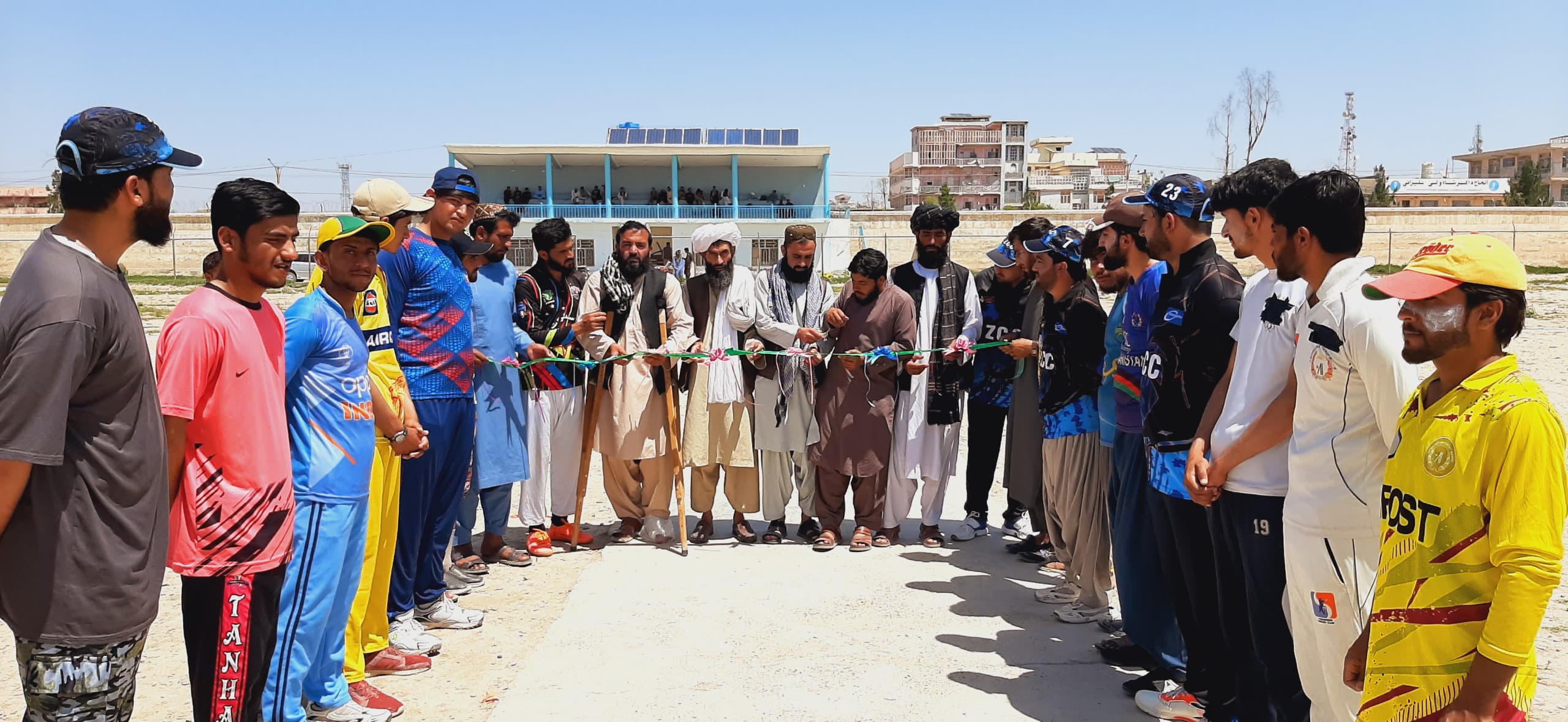 هلمند؛ په لښکرگاه ښار کې د ۴۸ لوبډلو ترمنځ د ټېپ بال کرکټ سيالۍ پيل شوې