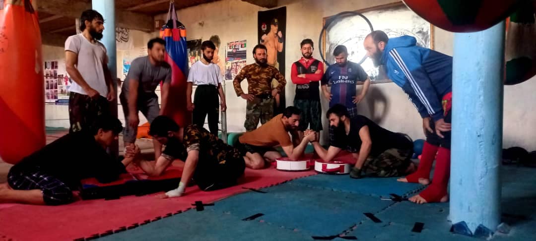 زابل؛ شاجوی ولسوالۍ کې د ۳۰ ورزشکارانو ترمنځ دلاس چپه کولو سیالۍ ترسره شوې