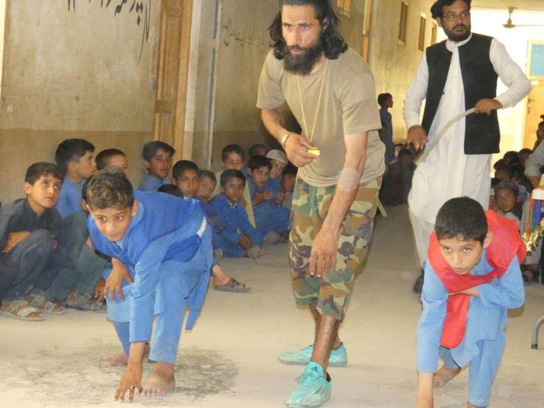 کنړ؛ سرکاڼو ولسوالۍ کې د ښوونځیو ۷۴ زده کوونکو ترمنځ د رسۍ کشولو او ځغاستې سیمه ییزې سيالۍ ترسره شوې