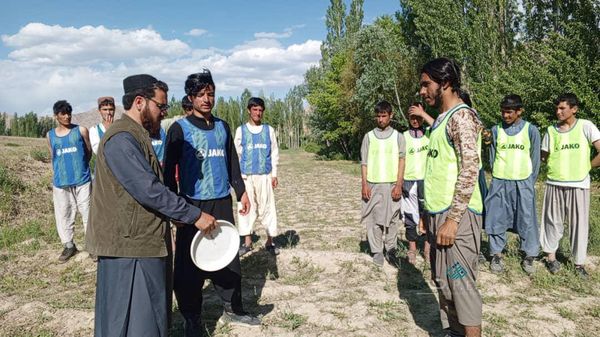 ميدان وردگ؛ په چک ولسوالۍ کې د پنځو لوبډلو ترمنځ د فريزبي اختريزې سيالۍ پای ته ورسېدې