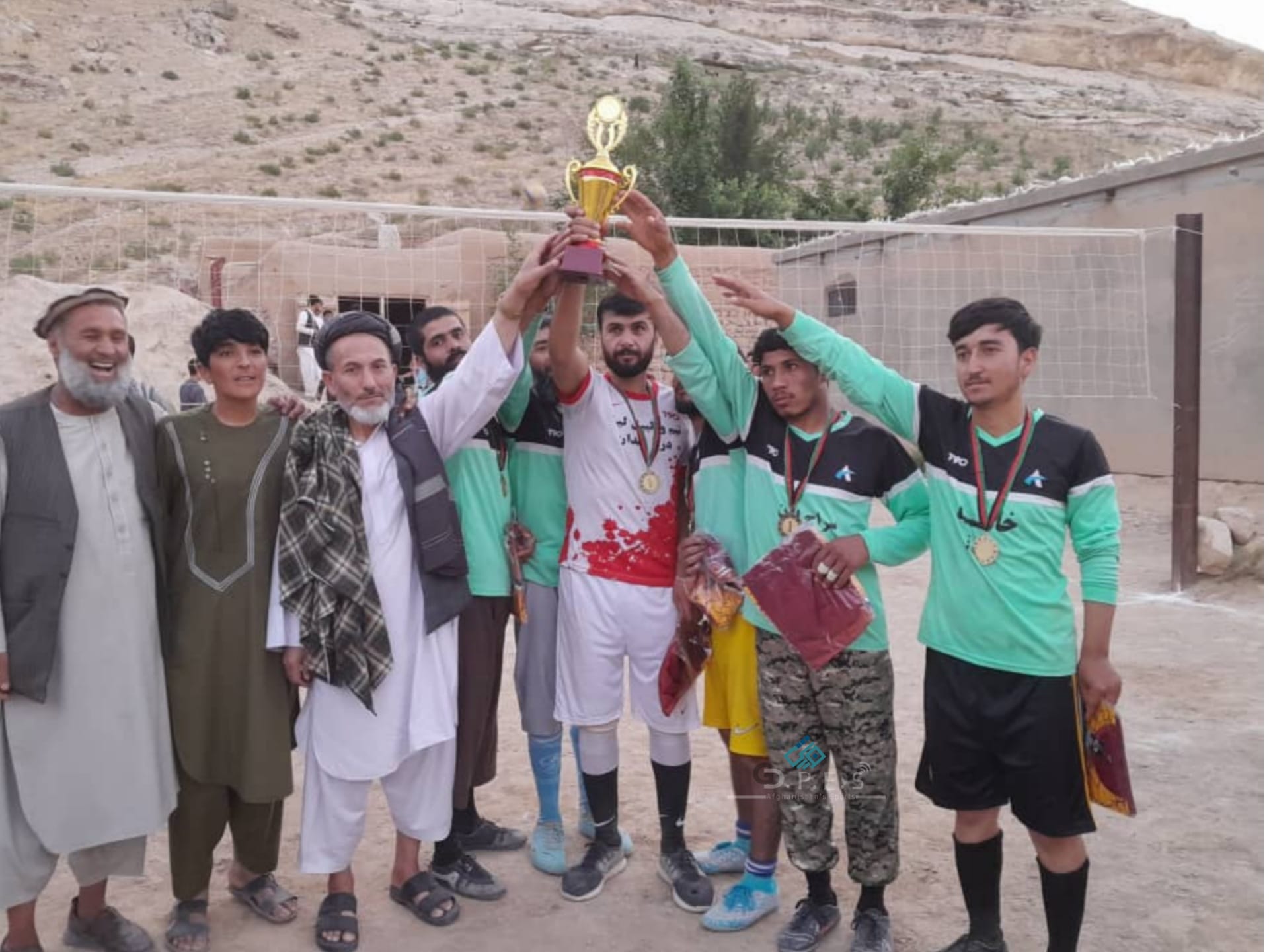 سمنگان کې د اتو لوبډلو ترمنځ د والیبال سیالۍ د درخشان لوبډلې په اتلولۍ پای ته ورسېدې