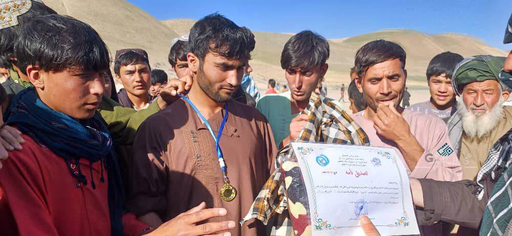 بادغیس؛ مسابقات دوش و پرتاب سنگ با اشتراک ۵۰ ورزشکار در ولسوالی قادس برگزار گردید