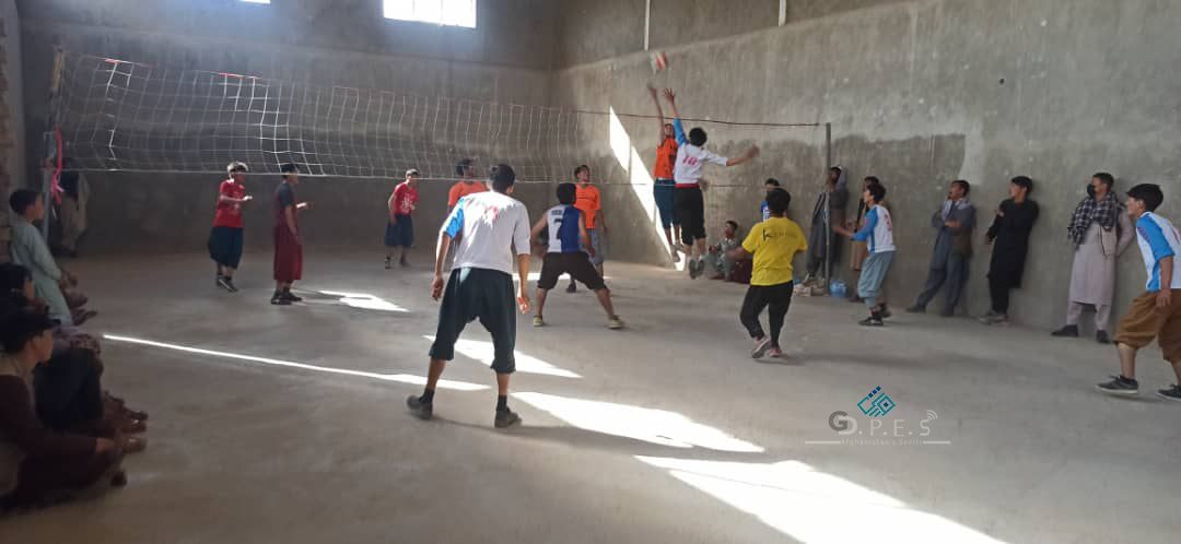 بامیان؛ مسابقات والیبال با اشتراک ۱۴ تیم در مرکز اغاز گردید