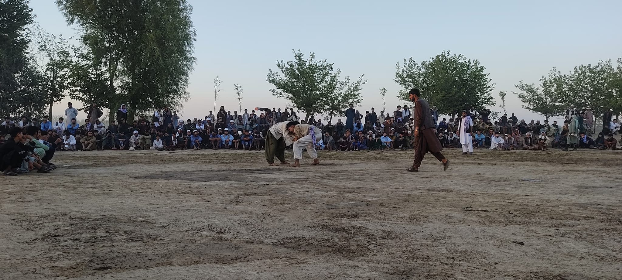 کندز: رقابت‌های پهلوانی محلی یا کشتی آزاد میان ۱۰۰ ورزشکار در ولسوالی گلتپه برگزار شد