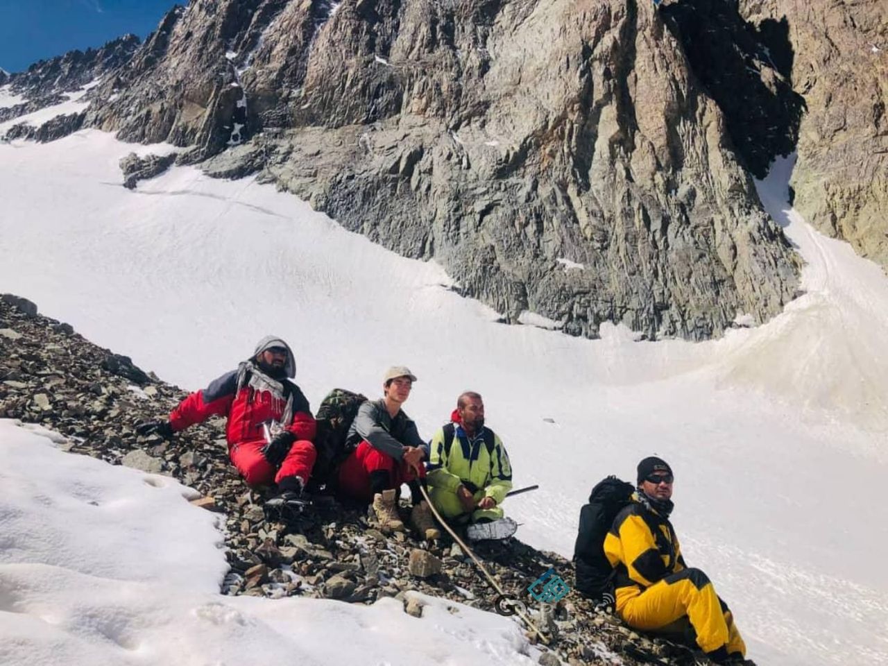 بلخ؛ تیم پنج نفری نمایندگی فدراسیون کوهنوردی در سلسله کوه های بابا صعود نمودند