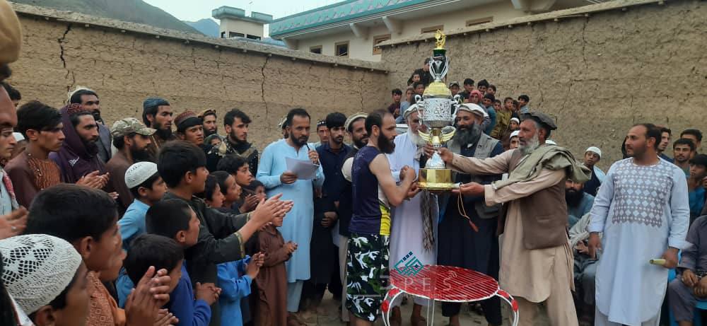 کونړ؛ ناړۍ ولسوالۍ کې د شپږو لوبډلو ترمنځ د والیبال سیالۍ د پامير لوبډلې په اتلولي پای ته ورسېدې