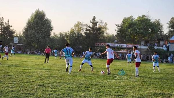 تخار؛ لیگ برتر فوتبال میان ۱۰ تیم در مرکز شهر تالقان آغاز شد
