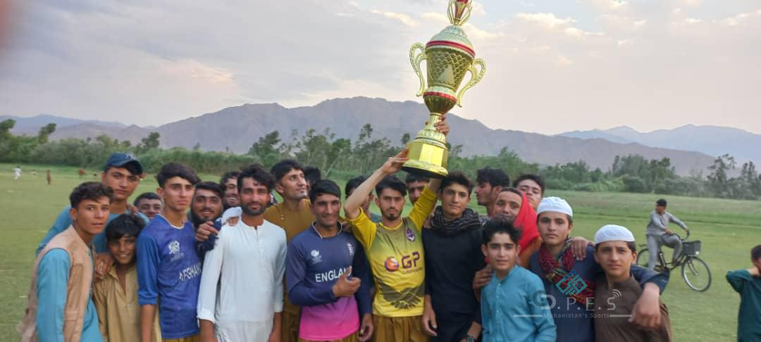 کونړ؛ خاص کونړ ولسوالۍ کې د ٣٠ لوبډلو ترمنځ د ټېپ بال کرکټ سیالۍ پای ته ورسېدې