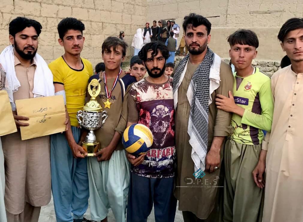 ننگرهار؛ په روداتو ولسوالۍ کې د لسو لوبډلو ترمنځ د واليبال سيالۍ پای ته ورسېدې