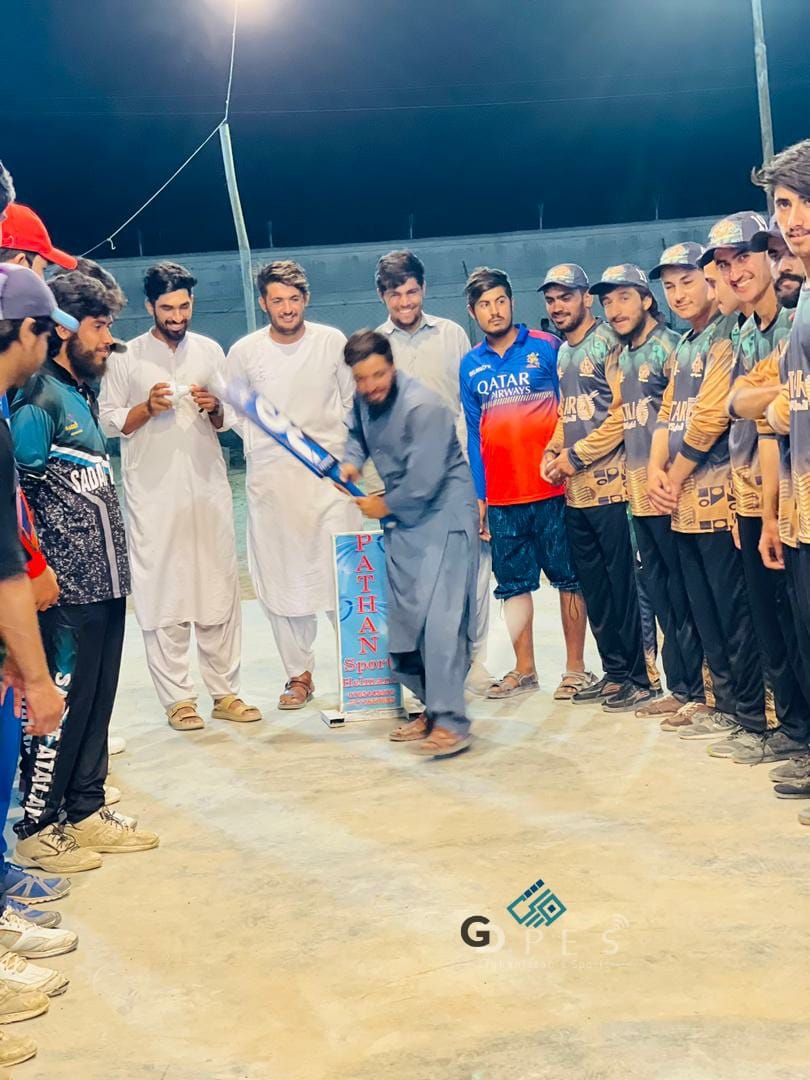 هلمند؛ په لښکرگاه ښار کې د ۲۰ لوبډلو ترمنځ د ټېپ بال کرکټ شپنۍ سيالۍ پيل شوې