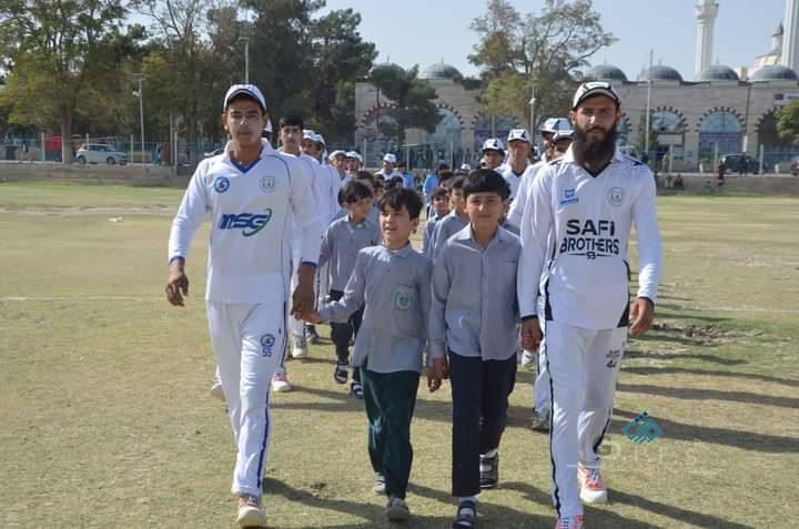 جوزجان؛ مسابقات کرکت تیپ بال با اشتراک شش تیم در شهر شبرغان آغاز گردید