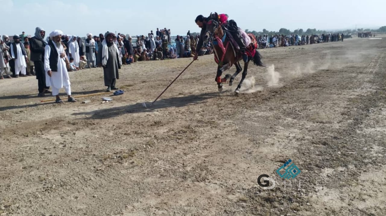 غزني؛ مرکز کې د ۱۴۴ ورزشکارانو ترمنځ د نېزه وهلو دوستانه سیالۍ ترسره شوې