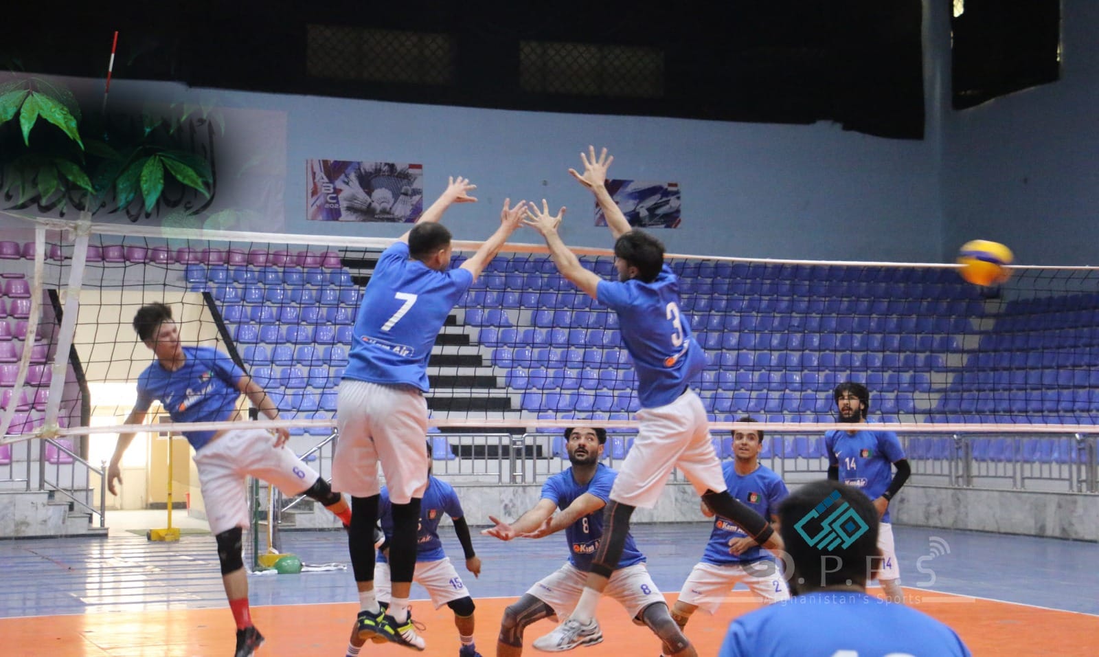 کابل؛ رییس عمومی المپیک، تربیت بدنی و ورزش از جریان تمرینات تیم ملی والیبال دیدن کرد