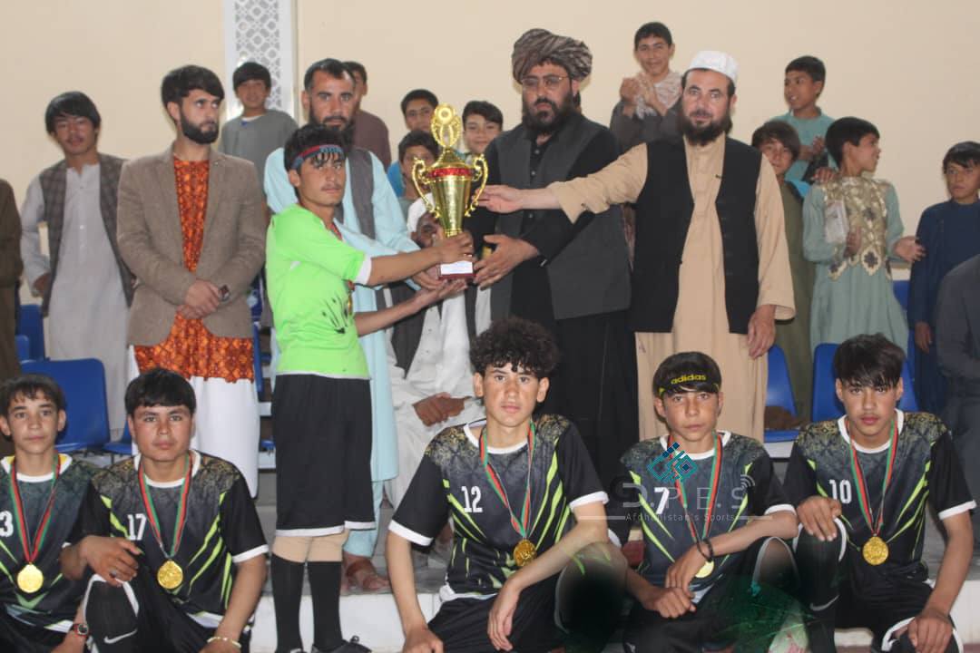 تیم فوتسال آینده سازان قهرمان لیگ فوتسال ۱۶ سال ولایت بادغیس شد