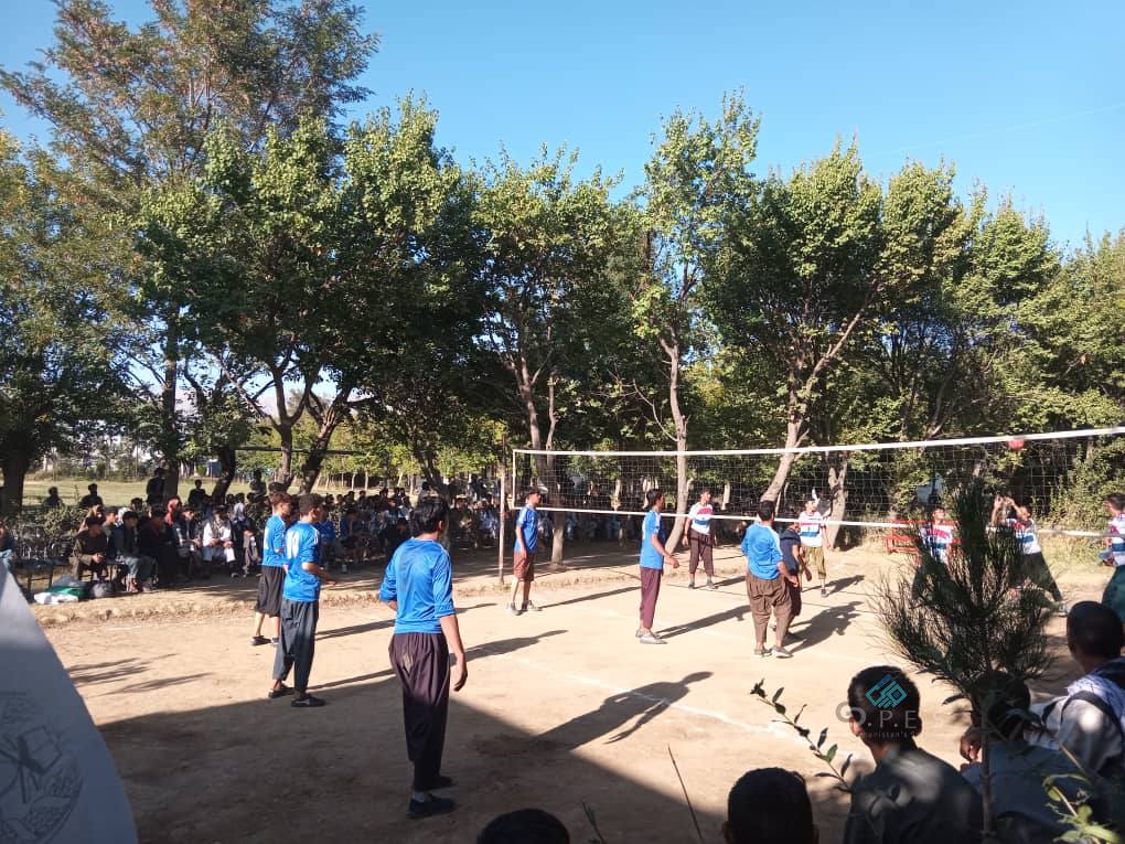 کاپیسا؛ رقابت والیبال میان ۱۶ تیم مکاتب دولتی در ولسوالی حصه اول کوهستان آغاز شد