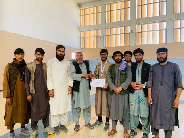 ميدان وردګ؛ مرکز ميدان ښار کې د ۲۰ ورزش کارانو ترمنځ د رسۍ کش کولو سيالۍ ترسره شوې
