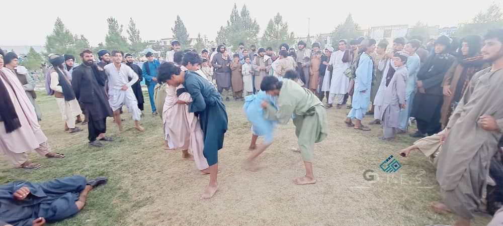 زابل؛ په قلات ښار کې د ۵۰ پهلوانانو ترمنځ د سيمه ييزې غېږ نيونې سيالۍ ترسره شوې