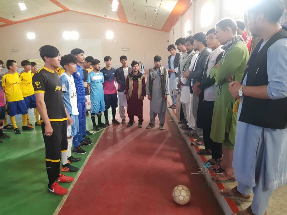 آغاز رقابت های فوتسال میان هشت تیم محصلان میدان وردگ مقیم در بامیان