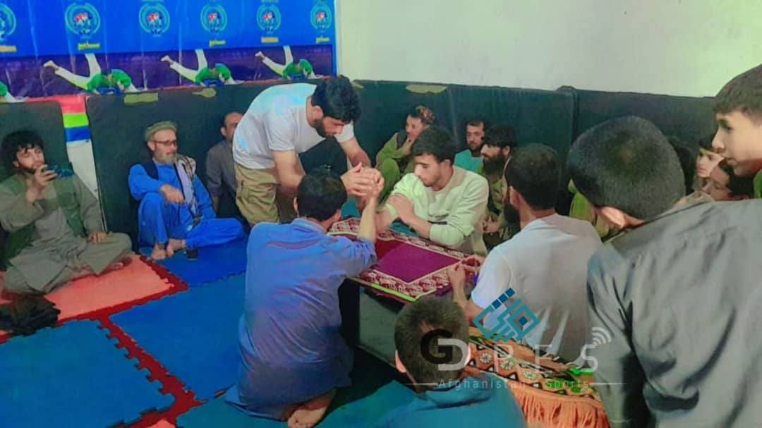 رقابتهای دست کشتی میان ۳۰ ورزشکار در کاپیسا برگزار شد