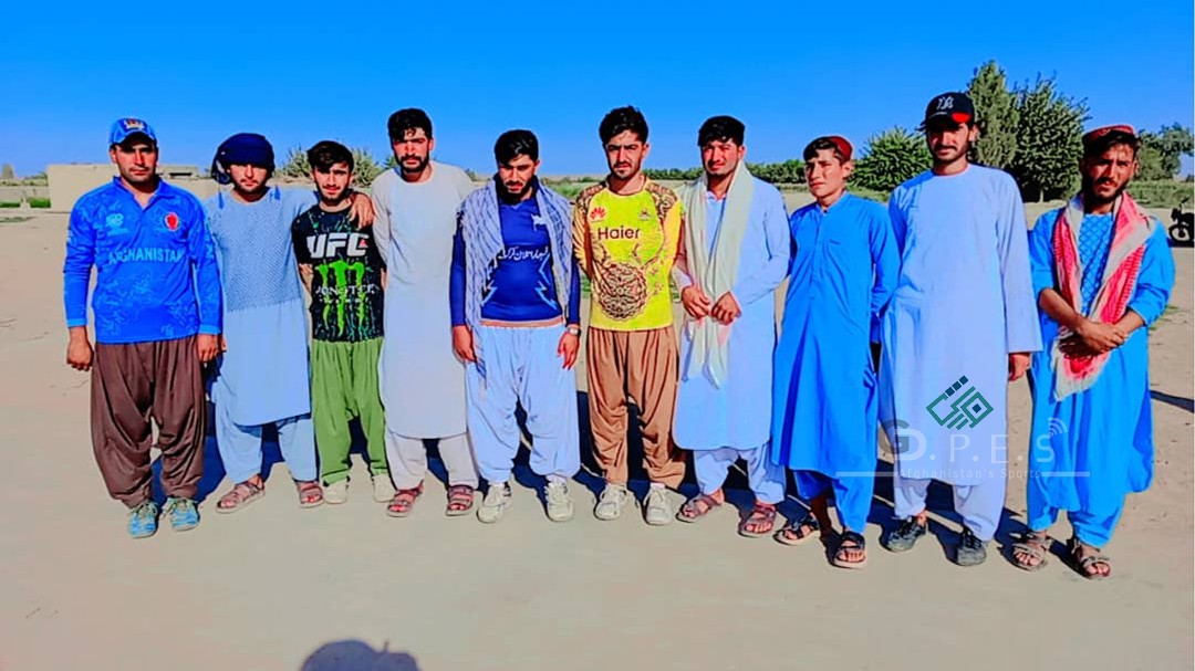 هلمند؛ په ناوې ولسوالۍ کې د لسو لوبډلو ترمنځ د ټېپ بال کرکټ سيالۍ پيل شوې