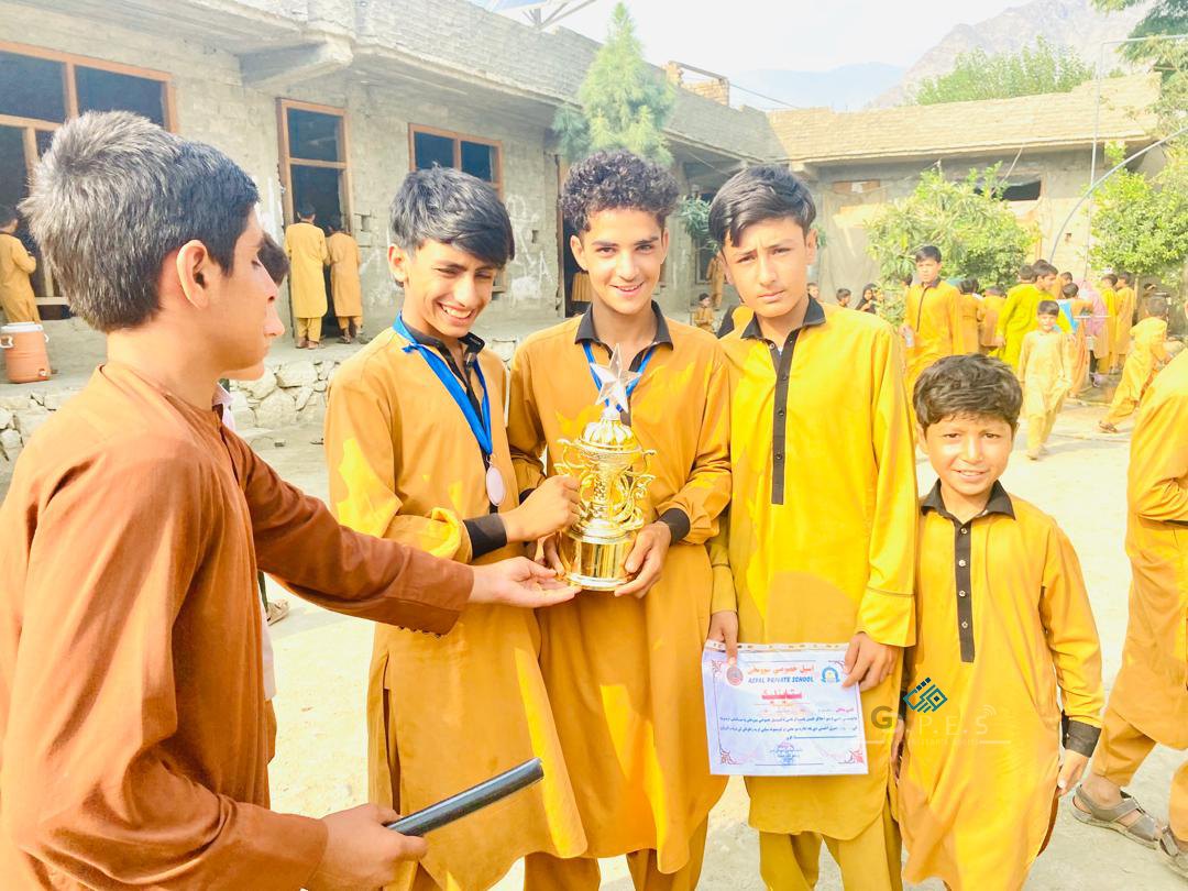 کونړ؛ مرکز اسعاد آباد ښار کې د ښوونځي د پنځو لوبډلو ترمنځ د ټېپ بال کرکټ سیالۍ پای ته ورسېدې