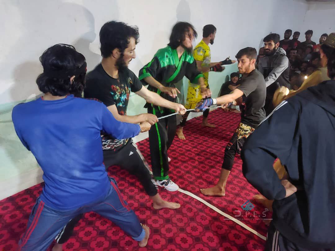 زابل؛ په شاجوی ولسوالۍ کې د ۳۰ ورزشکارانو ترمنځ د رسۍ کشوونې سيالۍ ترسره شوې